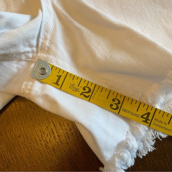 Numero Juniors Lou Lou High Rise Raw-Edge-Hem Denim Shorts White Size 27 - Picture 11 of 11